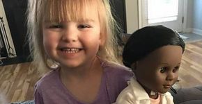 Diversidade: Sophia, 2, escolhe boneca negra e rebate vendedora