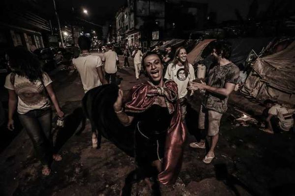 O movimento auxilia as pessoas na cracolândia e organiza eventos culturais