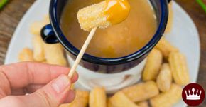 Aprenda a fazer fondue de churros