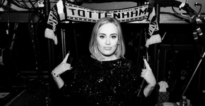 Adele vai às compras e tem cartão de crédito recusado