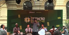 Estação Catraca Livre apresenta Toinho Melodia