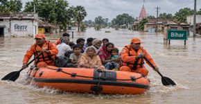 Mais de 665 mil pessoas enfrentam enchentes em Bihar enquanto novas chuvas fortes ameaçam piorar a situação em 13 distritos da Índia