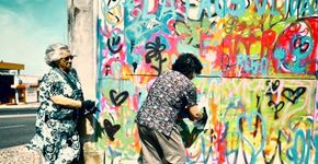 Projeto em Portugal leva grupos de idosos à prática de arte urbana