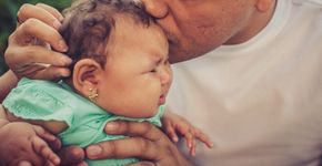 Fotógrafo comove internautas com ensaio de bebês com microcefalia