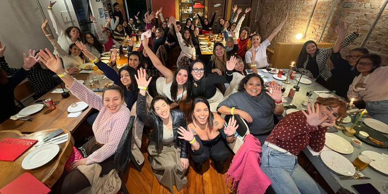 Featured main: De um vídeo no TikTok a uma comunidade com 3 mil mulheres: como o Wellness Girls Club está criando novas amizades
