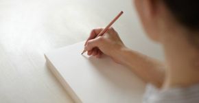 Aproveite mais de 80 aulas de português gratuitas