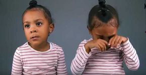 Menina fica inconsolável ao saber que é mais nova que irmã gêmea