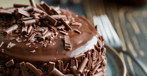 Sábado pede bolo de chocolate: veja 3 receitas cremosas para o café da manhã 