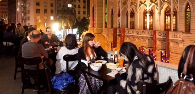 Edifício Maletta: bons drinks, petiscos e uma varanda para amar