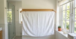 A toalha de banho não deve ser trocada de quinze em quinze dias ou todo mês: este é o tempo ideal para fazer a troca