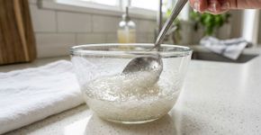 Misturar detergente com açúcar: Por que recomendam fazer isso e para que serve