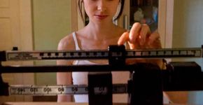 Lily Collins fala de elogio problemático que ouviu ao fazer filme