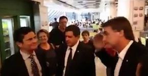 Viraliza vídeo em que Moro esnobou e irritou Bolsonaro em público