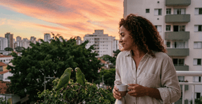 Por que as maritacas fazem tanto escândalo logo ao amanhecer e por que elas nunca andam sozinhas