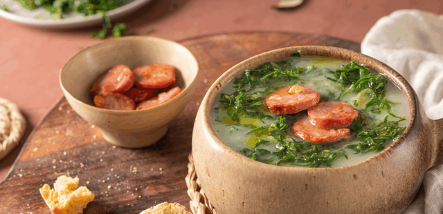 Você vai aprender a fazer o melhor caldo verde que já provou na vida
