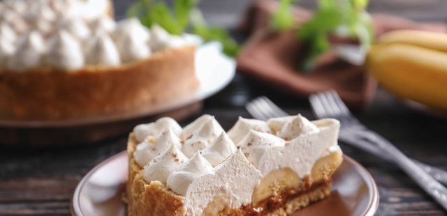 Aprenda a fazer banoffee: a torta de banana, biscoito e creme