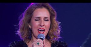 Renata Capucci emociona público e leva Taís Araújo aos prantos