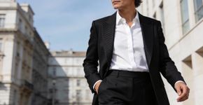 Conheça o melhor método para montar um look preto e branco impactante no dia a dia