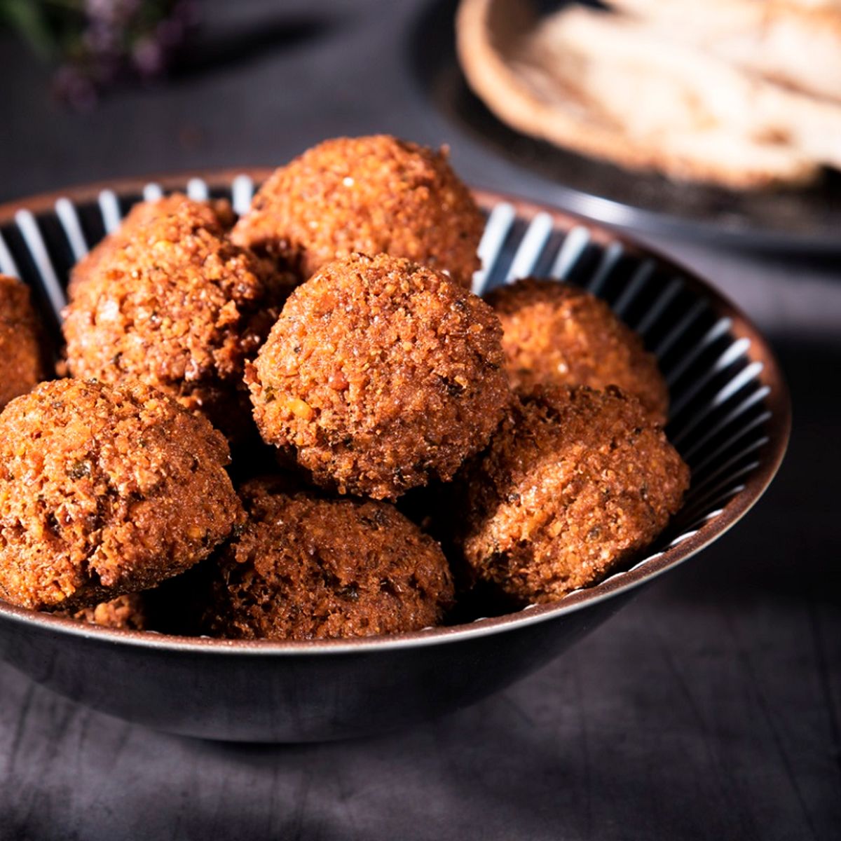 Falafel caseiro com ingredientes simples