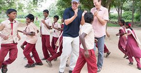 Pela água, ONG de Matt Damon se une a marca de cerveja