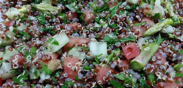 Aprenda a fazer um tabule leve e refrescante