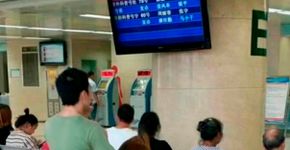 Namorado faz ‘sacrifício’ para deixar namorada mais confortável