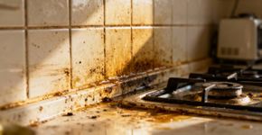 Azulejos engordurados ficam novos com três ingredientes que você já tem