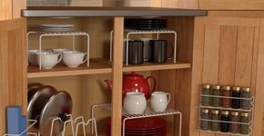 Dicas para aproveitar o espaço dos armários de cozinha