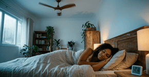 Ar-condicionado vs ventilador de teto: o uso estratégico de cada um para não acordar com o nariz entupido