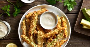 Palitos de abobrinha na air fryer: aprenda essa receita prática e crocante para o aperitivo de sábado