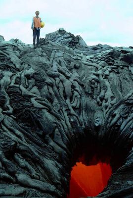4. Esse poço de lava não parece ter soterrado algumas pessoas? :o 