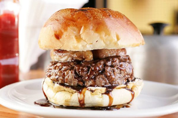 Z Deli Sandwich Shop - hambúrguer black com molho rôti e tutano (foto: Fernando Moraes)