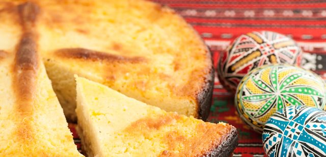 Um bolo de pão de queijo irresistível