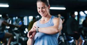 O fim do “8 ou 80”: entenda por que o treino perfeito está dando lugar ao exercício que cabe na rotina