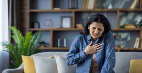 Dor no peito nem sempre é igual: 5 mitos e verdades sobre o sintoma que pode indicar risco ao coração