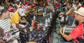 Cacique de Ramos faz roda de samba todos os domingos