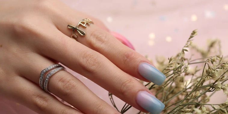 Featured main: Syrup Nails: unhas com efeito translúcido são a aposta da primavera