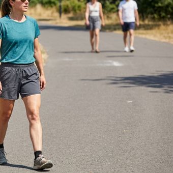 Featured mobile: O atrito entre as coxas pode estragar um dia quente, mas a prevenção começa antes da caminhada