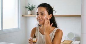Como preparar um sérum facial com vitamina C natural para clarear manchas e uniformizar o tom da pele