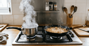 Adeus cheiro de fritura na cozinha: esse truque simples com vinagre branco toda dona de casa precisa saber