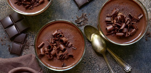 Você não vai acreditar em como este pavê de chocolate fica pronto tão rápido