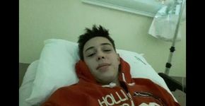 Sem diagnóstico, jovem sofre com dores abdominais e perdeu 20 kg