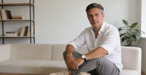5 maneiras de identificar pessoas com QI elevado com base em seu estilo de se vestir, segundo a psicologia
