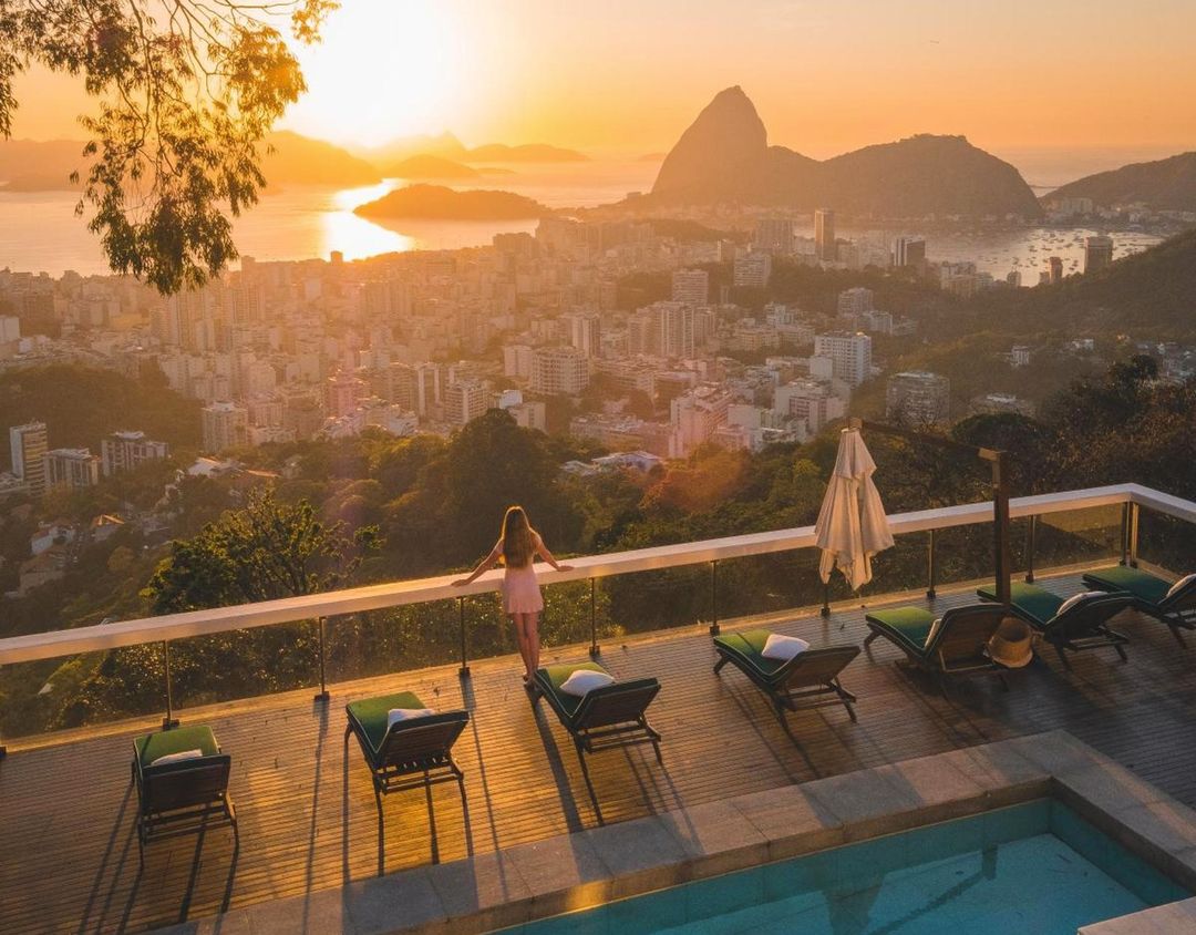 Piscina do Santa Teresa Hotel Rio de Janeiro oferece uma vista incrível da capital fluminense