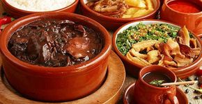 Escute 3 sambas que falam sobre feijoada