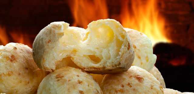 Pão de queijo preguiçoso de apenas 3 ingredientes