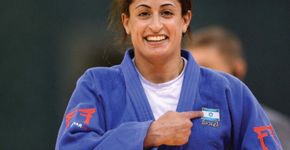 Judoca israelense faz leilão para ajudar crianças com câncer