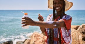 Proteja a pele do sol: 6 dicas para aproveitar o verão com segurança