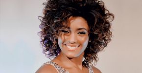 Erika Januza faz desabafo na web sobre racismo sofrido em loja