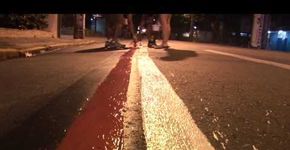 Jovens criam faixas de pedestre em Recife
